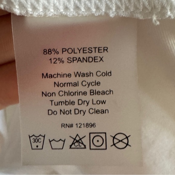 Title Nine White Sunbuster 2.0 Full Zip Hoodie Sun Shirt, Size M - Picture 6 of 9